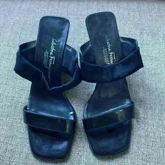 Salvatore Ferragamo Women's Floretta Sandal Size 7 Wedge Mule Black Patent - Picture 1 of 8